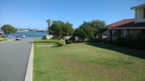 Mandurah Central Estuary Waters Edge Townhouse, Mandurah